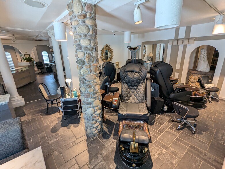 More Photos Of 35 E Garfield Rd, Aurora General Retail For Sale