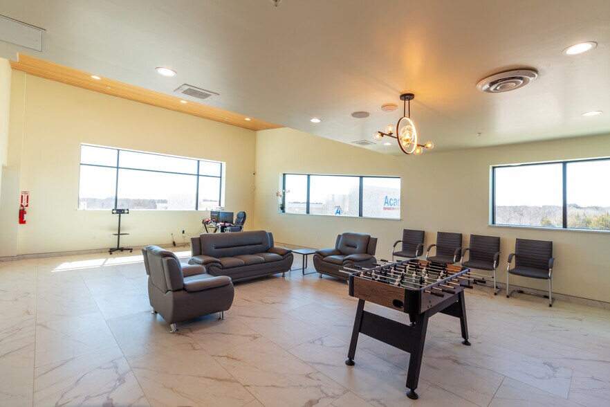 More Photos Of 5243 Naaman Forest Blvd, Garland Carwash For Sale