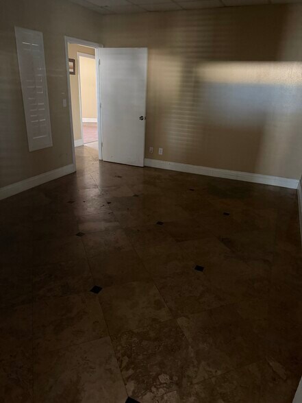 More Photos Of 2955 E Sunset Rd, Las Vegas Unknown For Lease