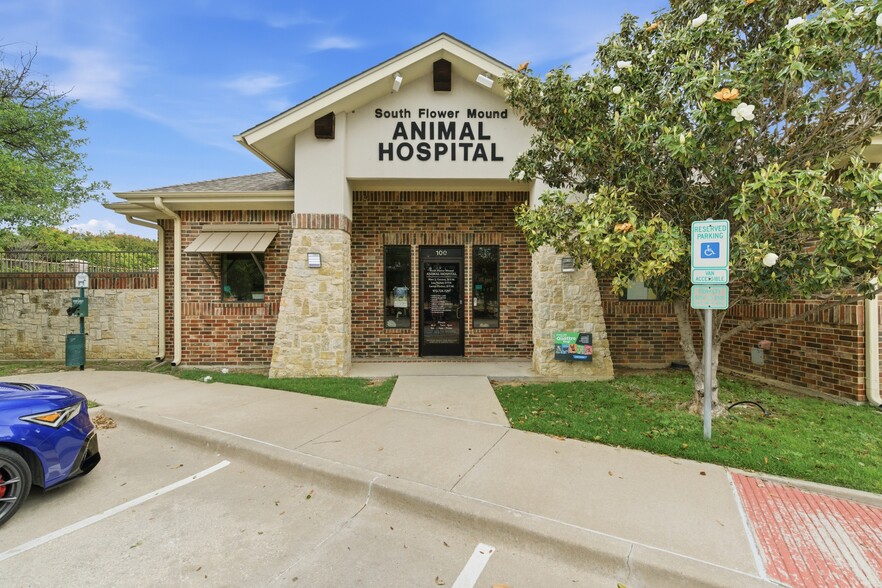 More Photos Of 2570 Northshore Blvd, Flower Mound Office For Sale