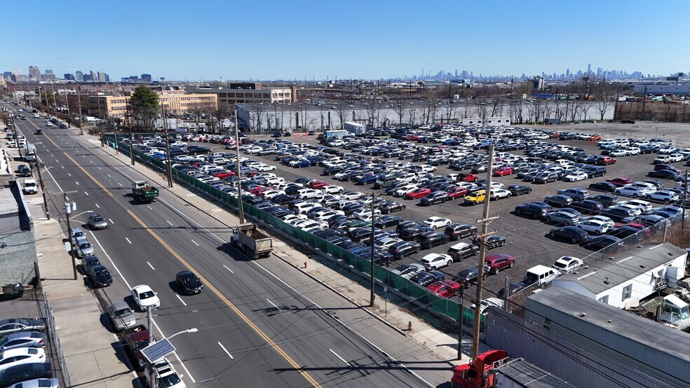 More Photos Of 646 Frelinghuysen Ave, Newark Land For Lease