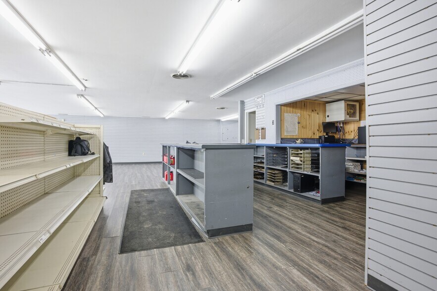 More Photos Of 4150 State Highway 13, Wisconsin Dells Freestanding For Sale