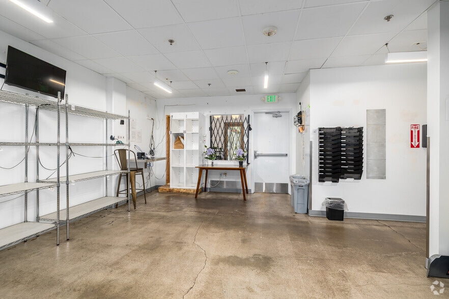 More Photos Of 14200 E Alameda Ave, Aurora Bank For Lease