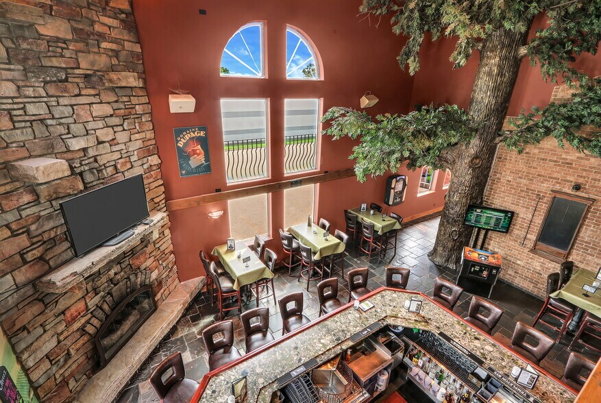 More Photos Of 7680 Grand Ave, Gurnee Restaurant For Sale