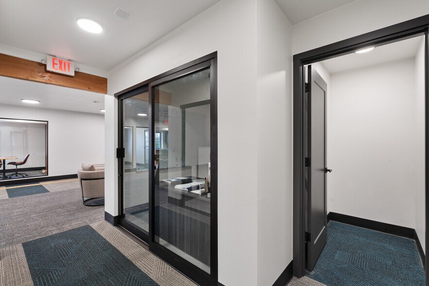 More Photos Of 222 NE Everett St, Camas Storefront Retail Office For Lease