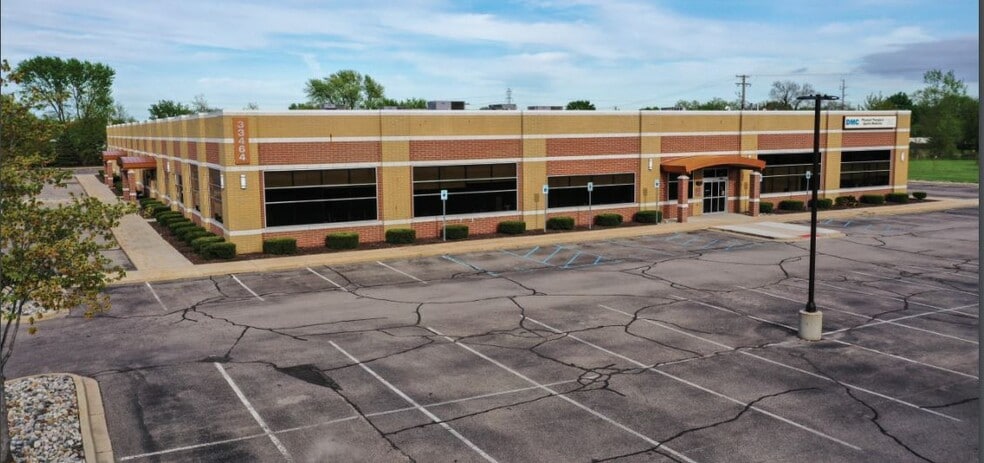 Primary Photo Of 33464 Schoenherr Rd, Sterling Heights Medical For Lease