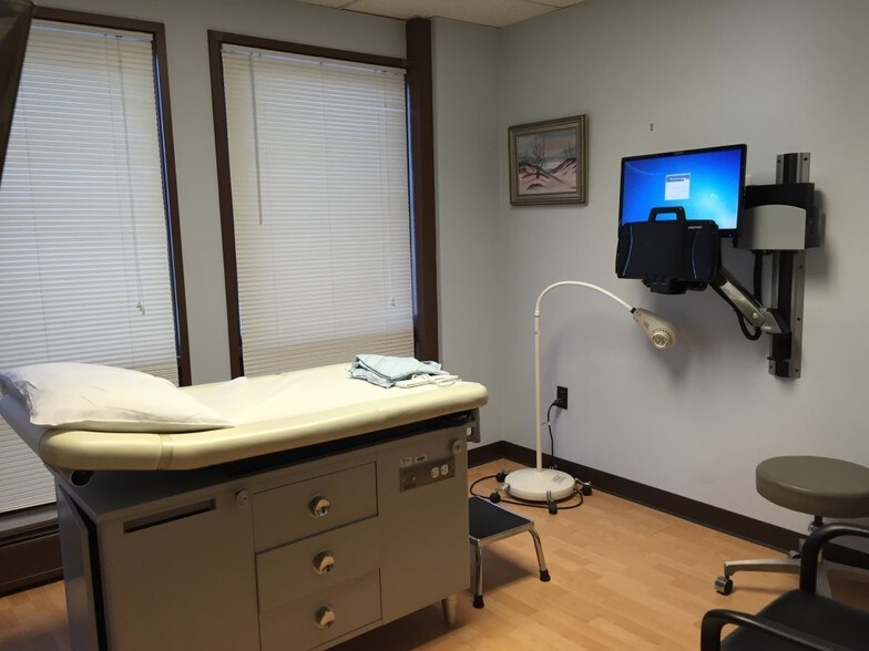 More Photos Of 333 School St, Pawtucket Medical For Sale