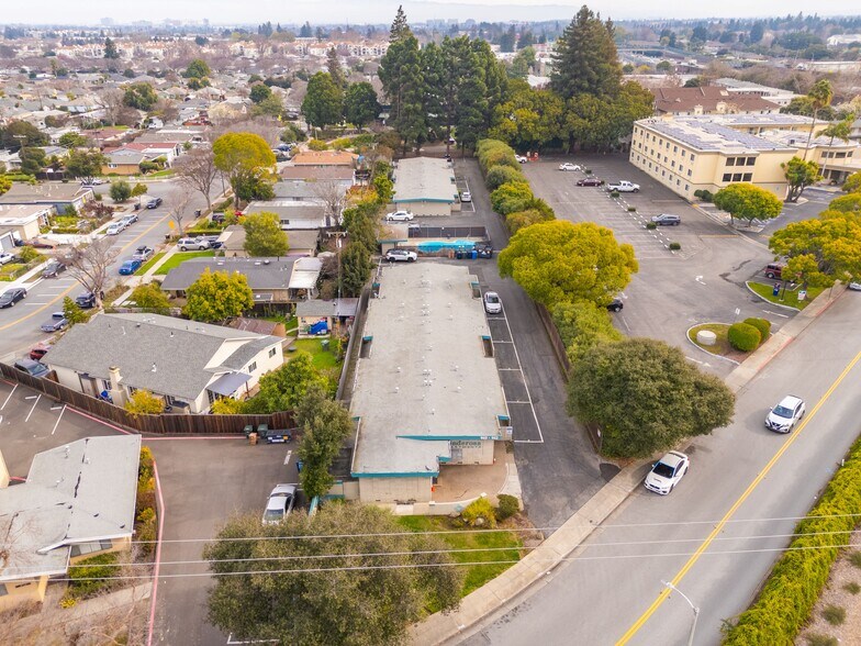 More Photos Of 960-962 W Weddell Dr, Sunnyvale Apartments For Sale