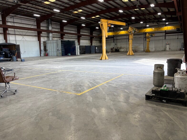 More Photos Of 8560 Delta Dr, Casper Warehouse For Lease