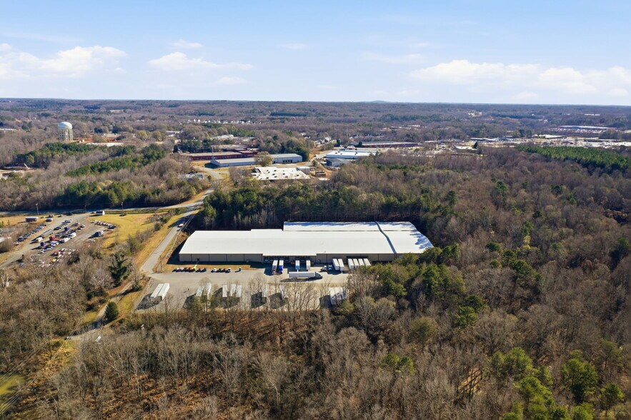 More Photos Of 201 Industrial Park Rd, Lincolnton Warehouse For Sale