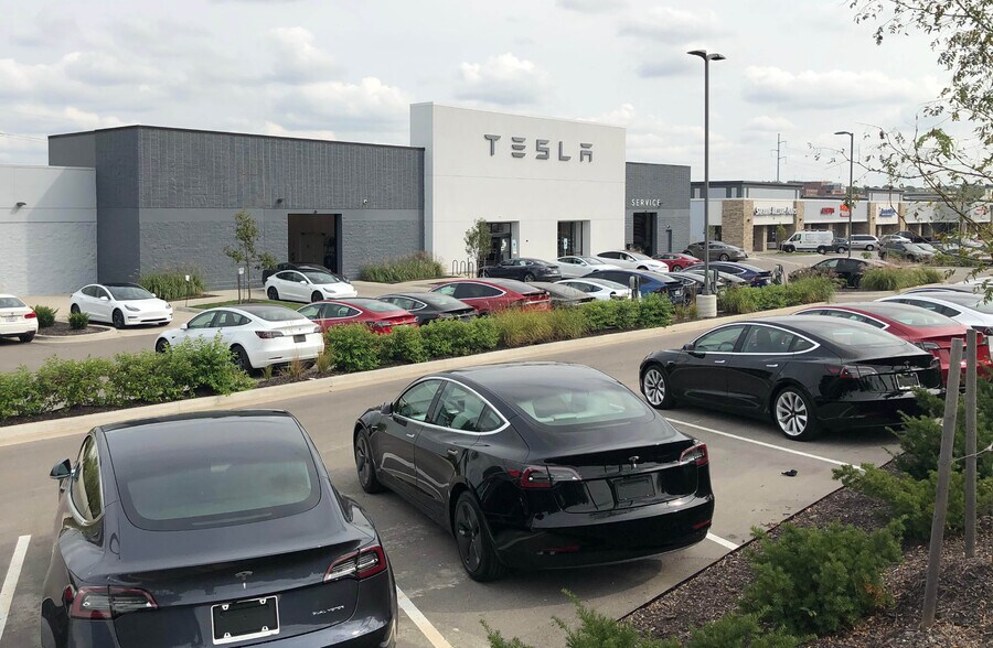 More Photos Of 10111-10217 State Line Rd, Kansas City Unknown For Lease