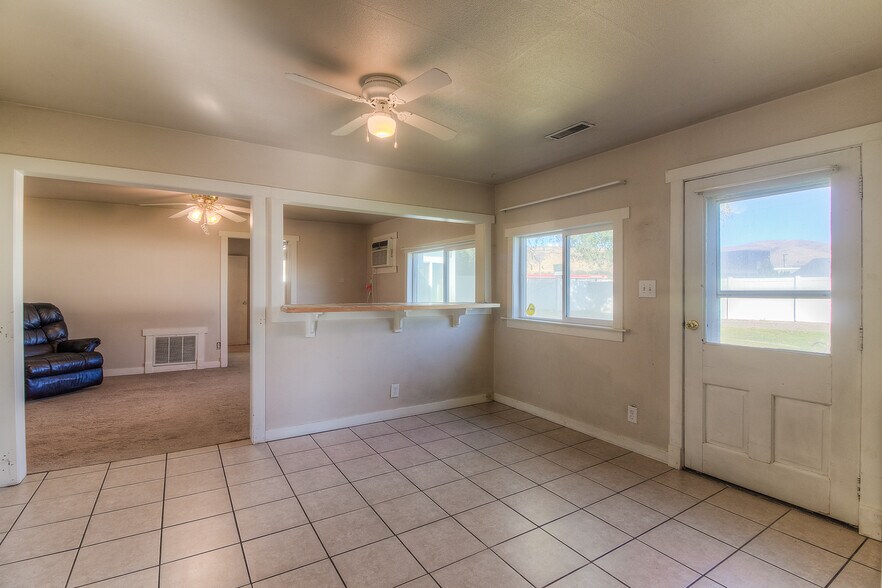 More Photos Of 2310 Terrace Heights Dr, Yakima Flex For Sale