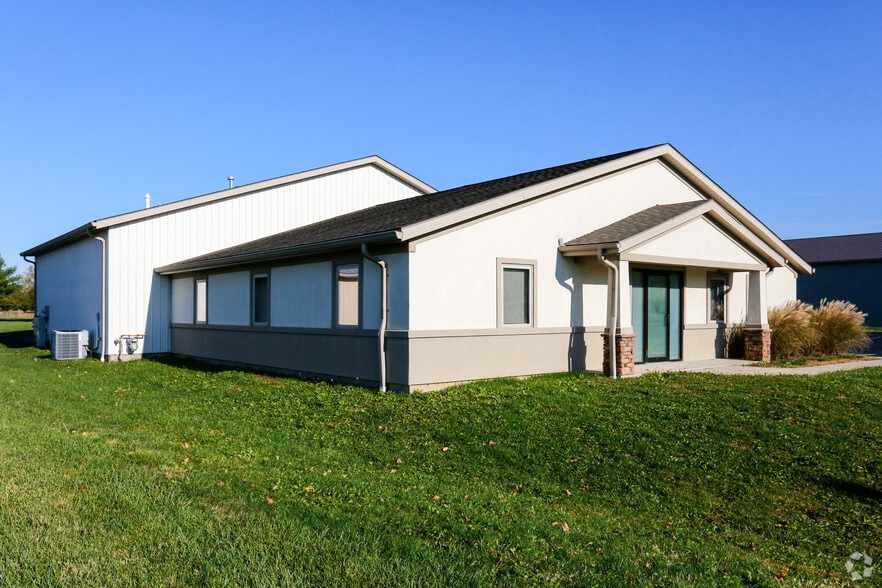 Primary Photo Of 345 Huls Dr, Englewood Light Distribution For Lease