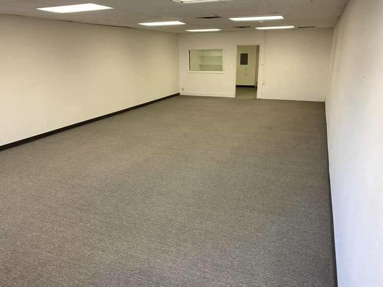 More Photos Of 3101-3121 Kintzley Ct, Laporte Storefront Retail Office For Lease