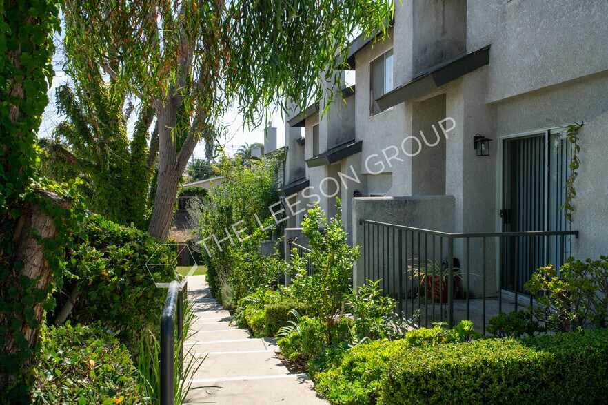 More Photos Of 2230 Canyon Dr, Costa Mesa Apartments For Sale