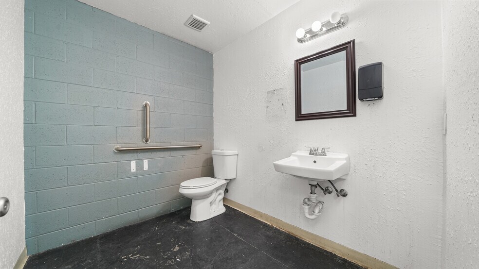 More Photos Of 743 Highway 6 & 50, Fruita Distribution For Sale