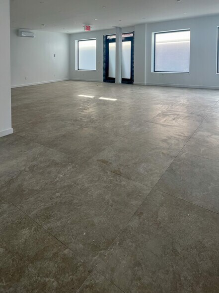 More Photos Of 831 Knickerbocker Ave, Brooklyn Religious Facility For Lease