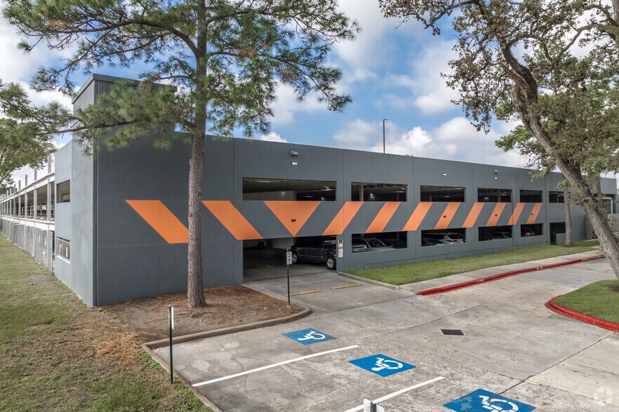More Photos Of 14405 Walters Rd, Houston Office For Lease