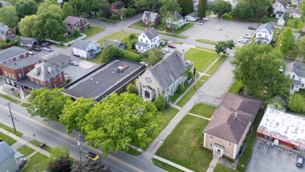 More Photos Of 309 N Broad St, Grove City Religious Facility For Sale