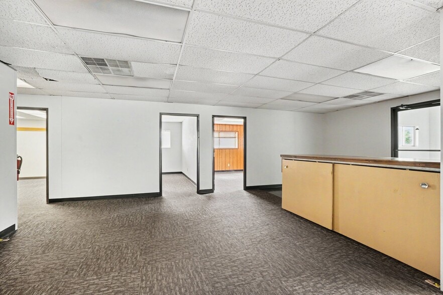 More Photos Of 5846 Venture Way, Mount Pleasant Distribution For Sale