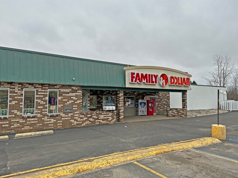 More Photos Of 820 Jordan Lake Ave, Lake Odessa Freestanding For Sale