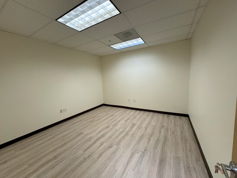 More Photos Of 4446-4450 Park Heights Ave, Baltimore Storefront For Lease