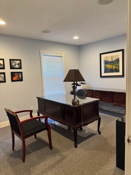 More Photos Of 4010 W Walton Blvd, Waterford Medical For Sale