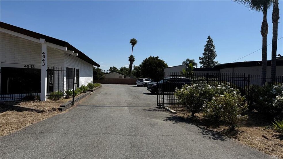 More Photos Of 4943 La Sierra Ave, Riverside Freestanding For Lease