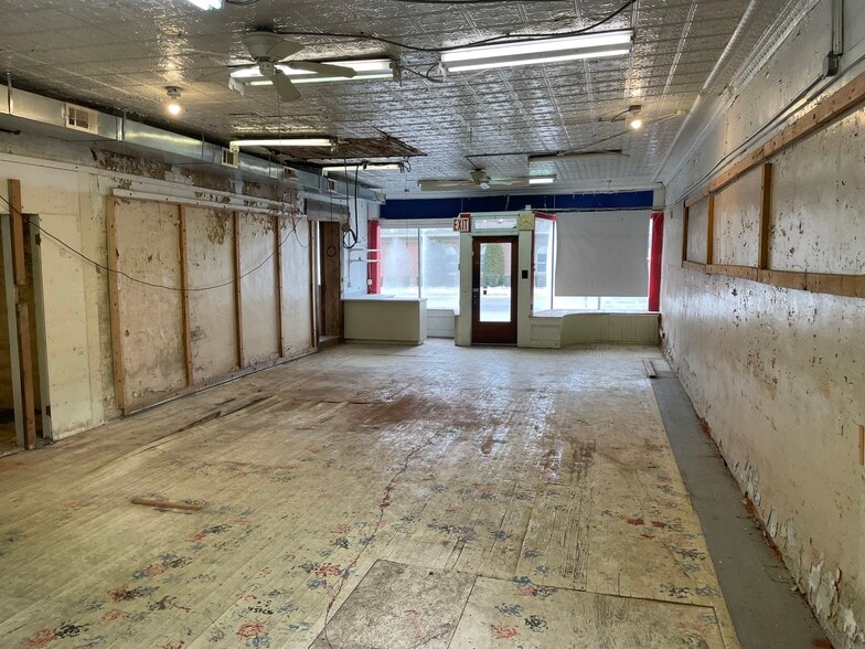 More Photos Of 60-64 Saline St, Petersburg Storefront Retail Residential For Sale