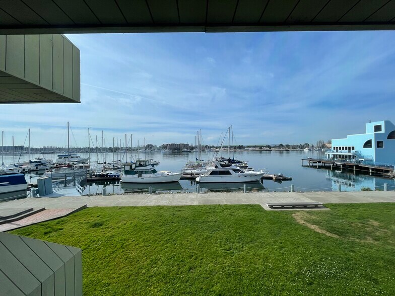 More Photos Of 11 Embarcadero West, Oakland Office For Sale