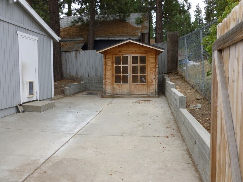 More Photos Of 558 Wren Dr, Big Bear Lake Manufacturing For Sale
