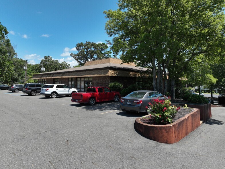 More Photos Of 106 Ridgeway St, Hot Springs National Park Office For Lease