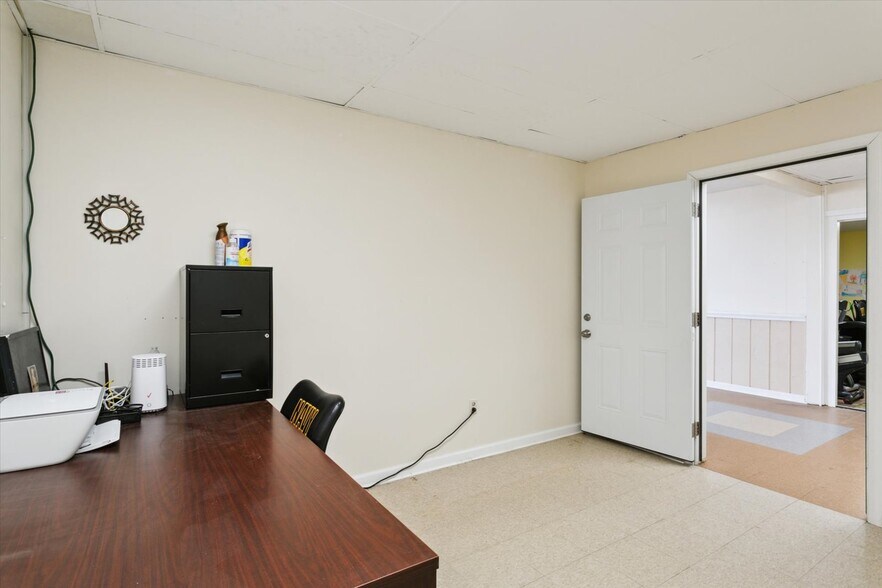 More Photos Of 1721 N King St, Hampton Daycare Center For Sale