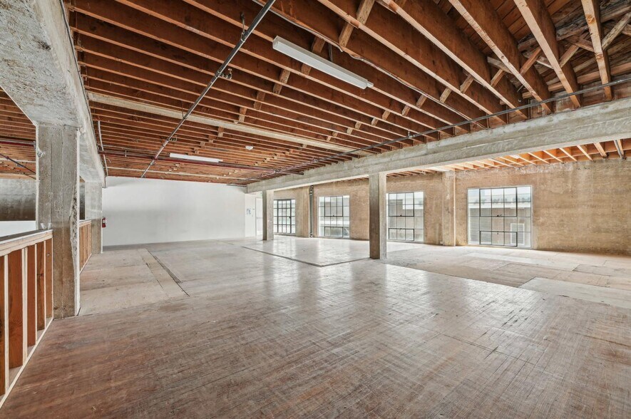 More Photos Of 5500-5528 Wilshire Blvd, Los Angeles Office For Lease