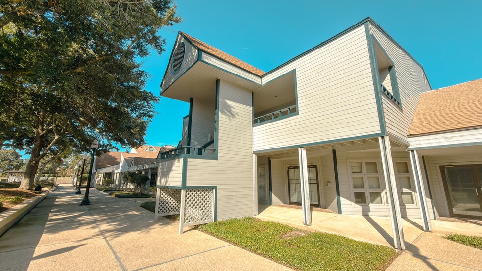 More Photos Of 4400 Bayou Blvd, Pensacola Office For Sale