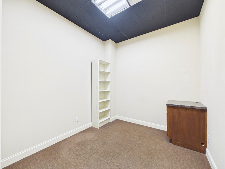 More Photos Of 7559 Kayne Blvd, Columbus Freestanding For Lease