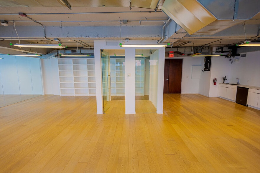 More Photos Of 14 NE 1st Ave, Miami Office For Sale