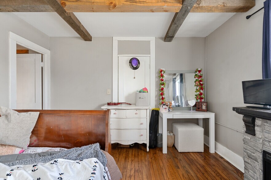 More Photos Of 13 Park Ave, Hadley Restaurant For Sale