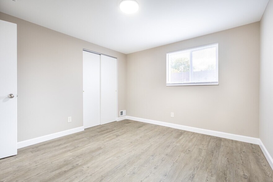 More Photos Of 5828 N Meadows Blvd, Columbus Apartments For Sale