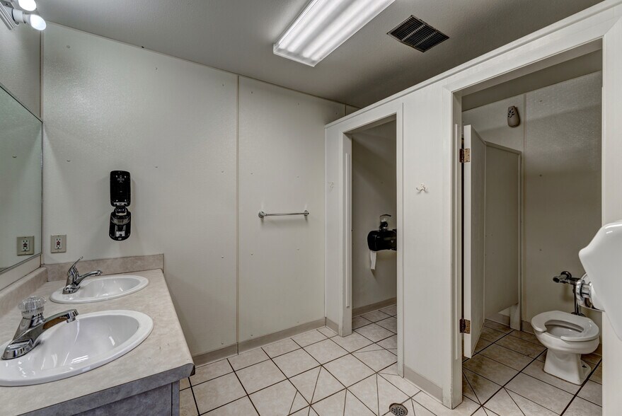 More Photos Of 1116 N 5th St, Custer Trailer Camper Park For Sale