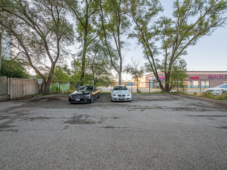 More Photos Of 1199 The Queensway, Toronto Office For Sale