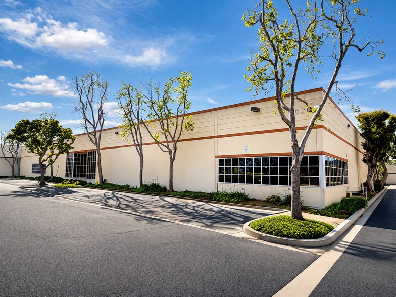 Primary Photo Of 1620 Emerson Ave, Oxnard Manufacturing For Lease