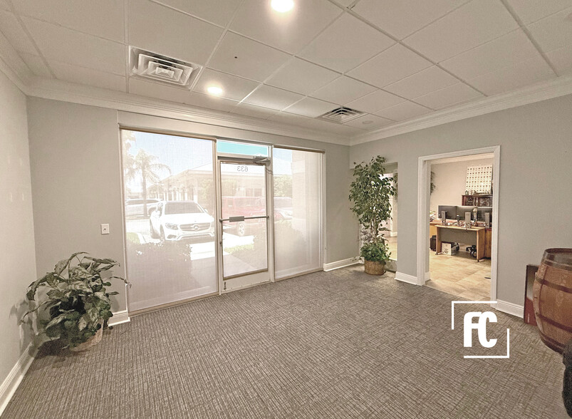 More Photos Of 609-673 SE Central Pky, Stuart Office For Sale