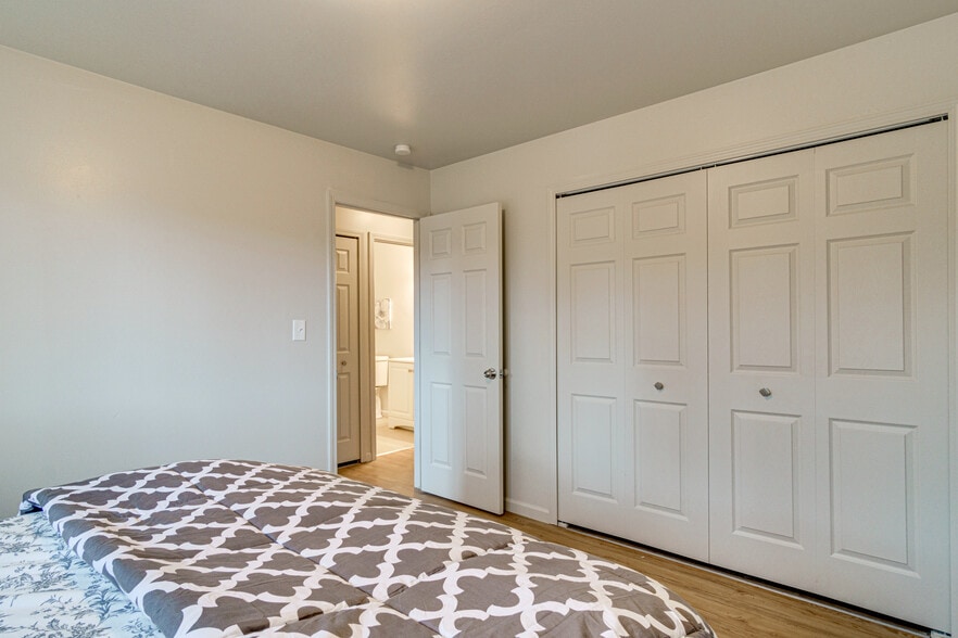More Photos Of 112 N Hazelton St, Flushing Multifamily For Sale