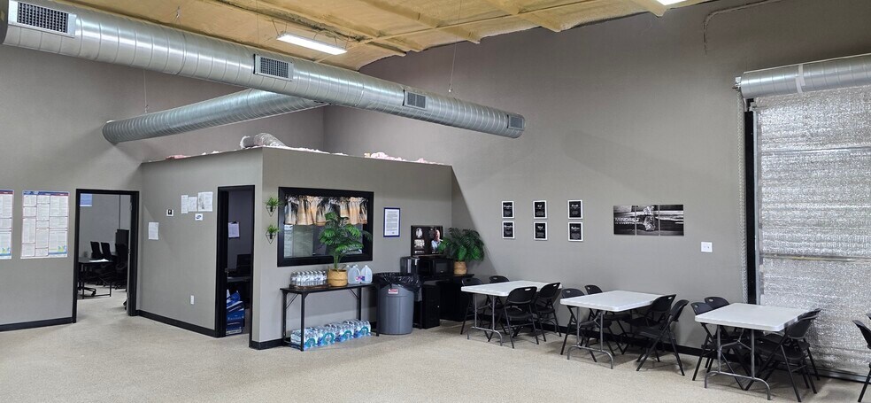 More Photos Of 1505 S Rio Grande St, Taylor Warehouse For Lease