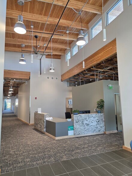More Photos Of 2713 N 20th Ave, Pasco Office For Lease