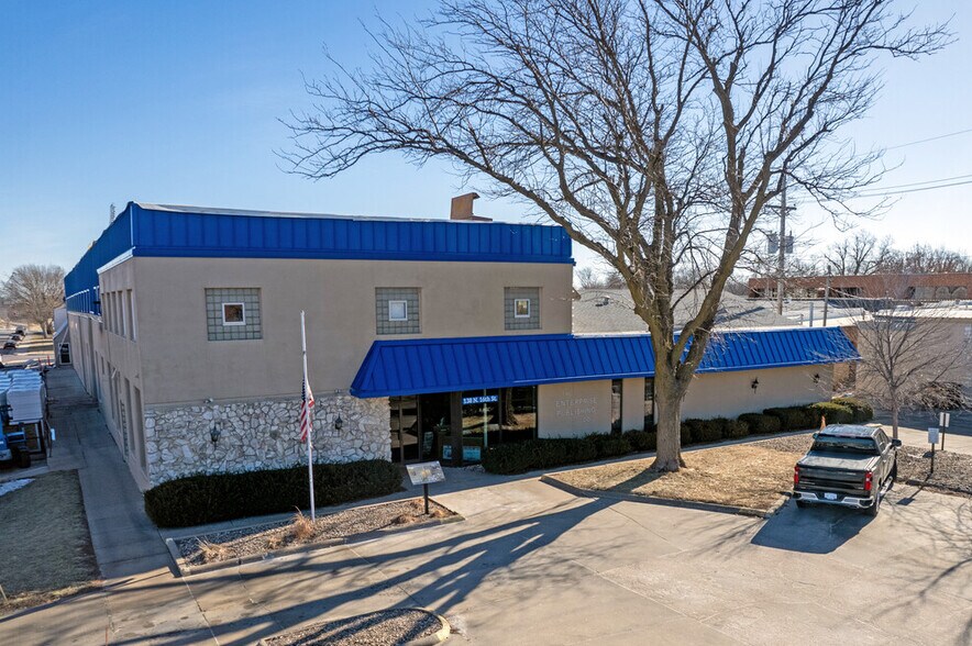 Primary Photo Of 138 N 16th St, Blair Manufacturing For Sale