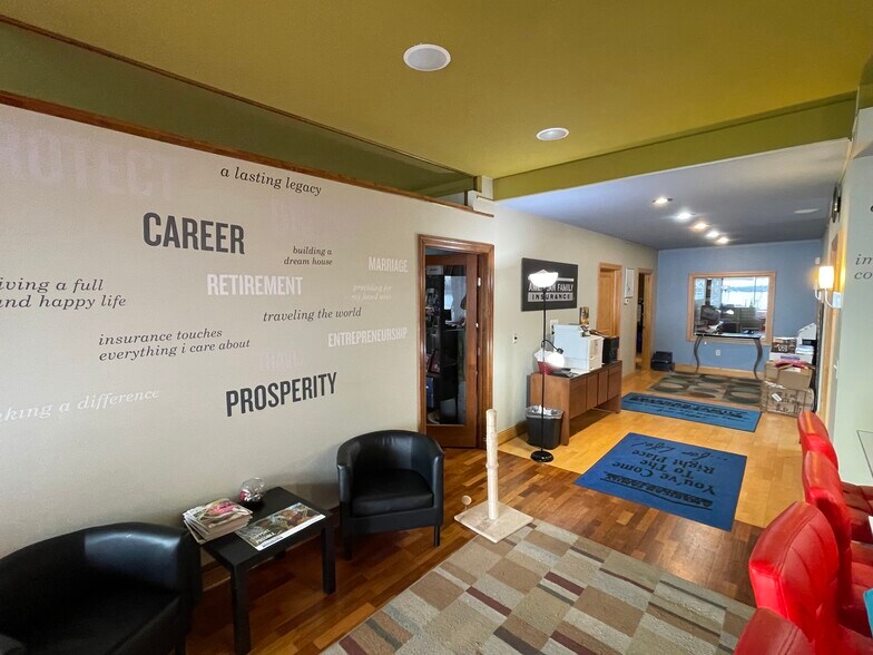 More Photos Of 4030-4032 Shoreline Dr, Spring Park Storefront Retail Office For Lease