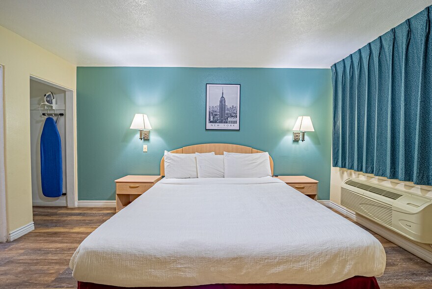 More Photos Of 1349 Idaho St, Elko Hotel For Sale