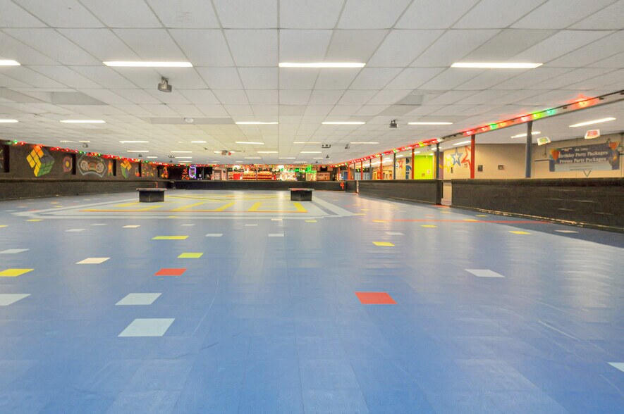 More Photos Of 805 Sater St, Greenville Skating Rink For Sale